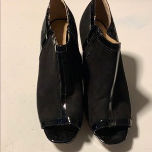 Catos black high heel peel toe booties